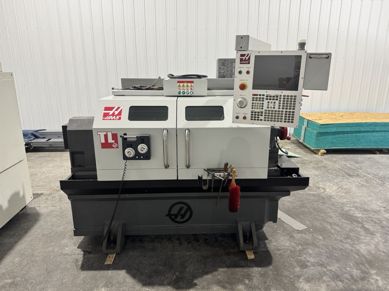 Haas TL-1 CNC Lathe, 2018 - 4 Station Tool Post, Tailstock, Rotating Coolant, Hand Wheels - Image 8