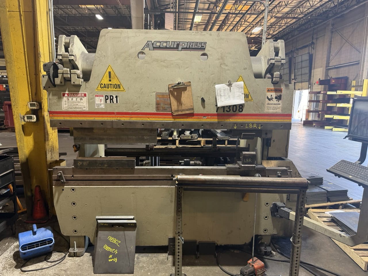 130 Ton x 8' Accurpress 71308 Hydraulic Press Brake, 1999