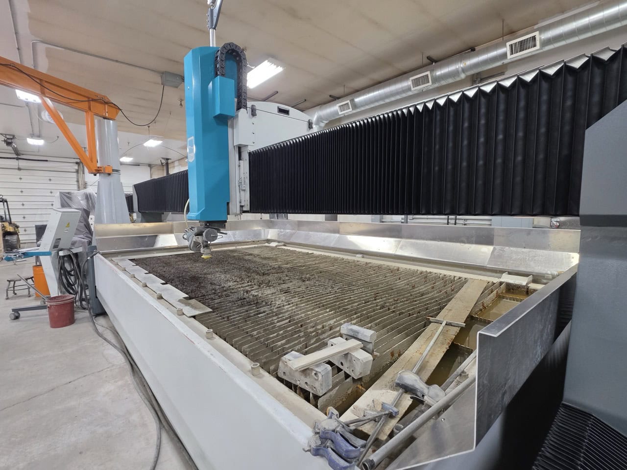 6' x 12' Flow Mach 500 Waterjet, 2022 - 90,000 PSI