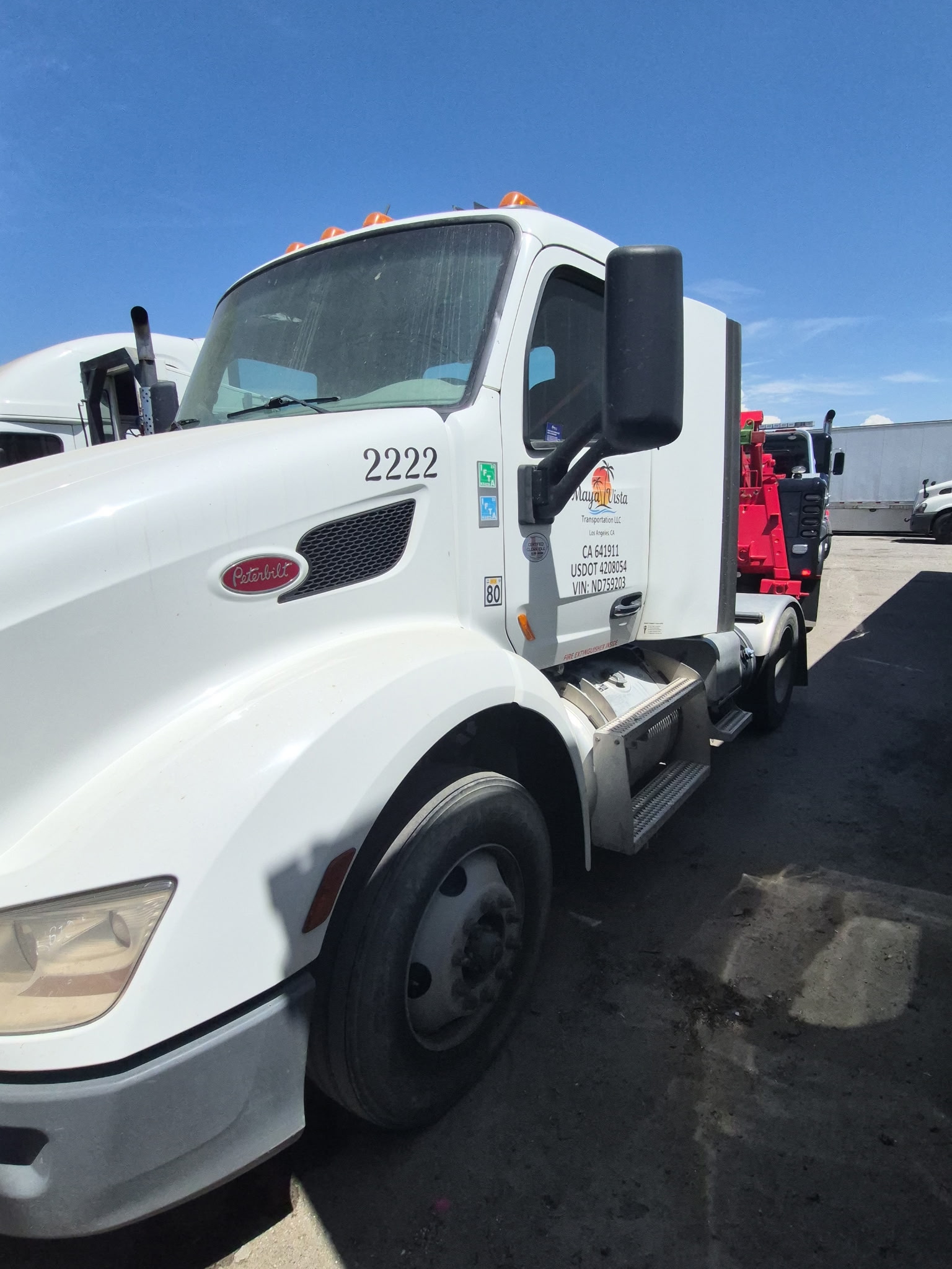 Peterbilt 579 Day Cab Semi Truck, 2022 – Tandem Axle, Diesel, Class 8 Tractor - Image 2