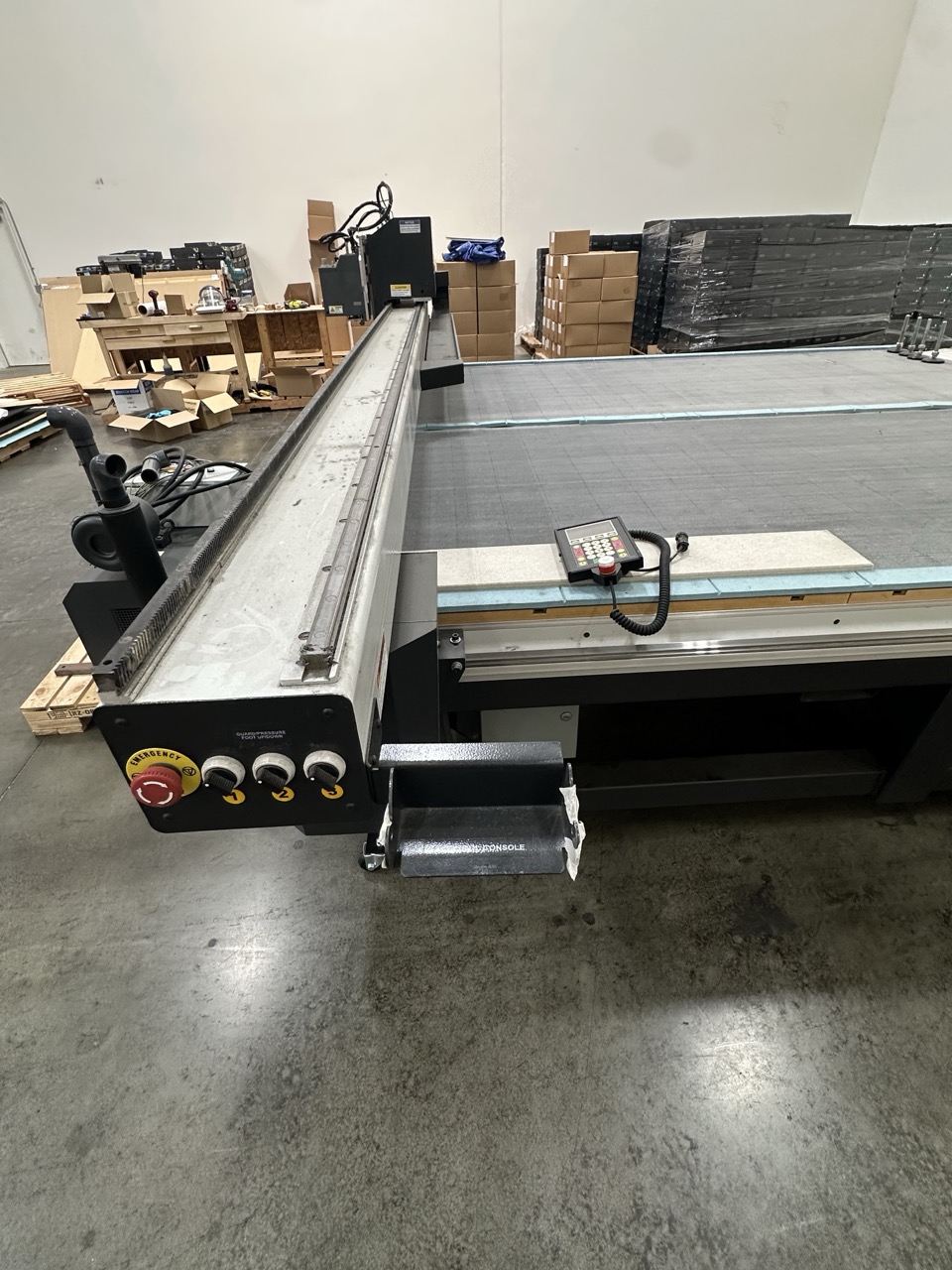 9' x 10' AXYZ Infinite 8010 CNC Router, 2019 - Vacuum Pump - Image 2