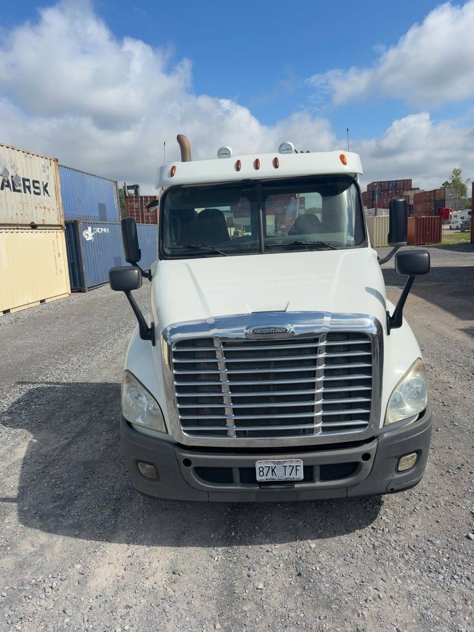 Freightliner Cascadia Day Cab Truck, 2012 - Image 2
