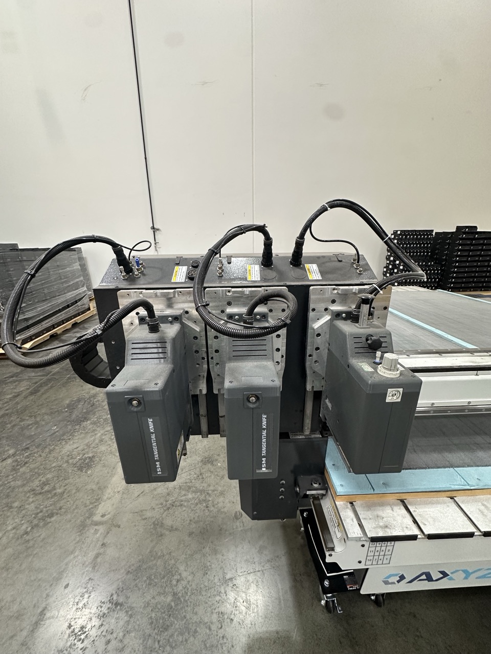9' x 10' AXYZ Infinite 8010 CNC Router, 2019 - Vacuum Pump - Image 3