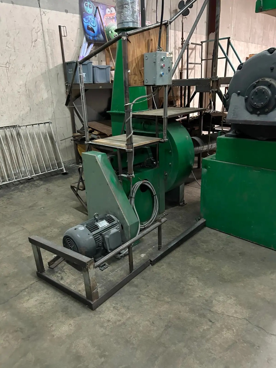 Cumberland Model 43 Granulator - 200 HP, 43" Cutting Width - Image 4
