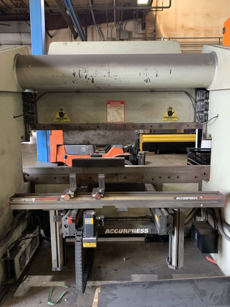 130 Ton x 8' Accurpress 71308 Hydraulic Press Brake, 1999 - Image 5