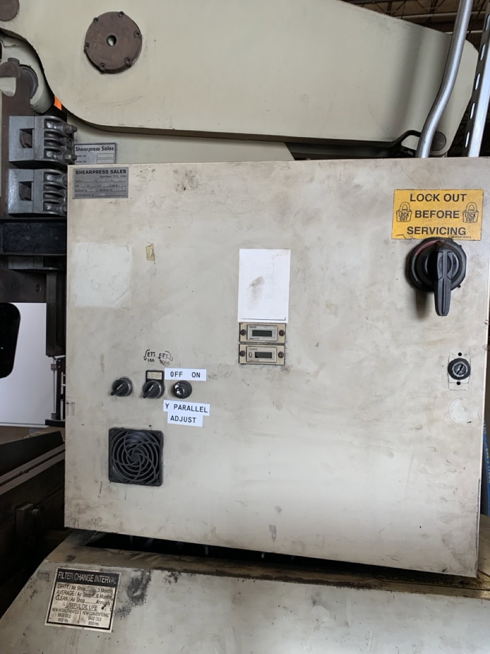 130 Ton x 8' Accurpress 71308 Hydraulic Press Brake, 1999 - Image 8