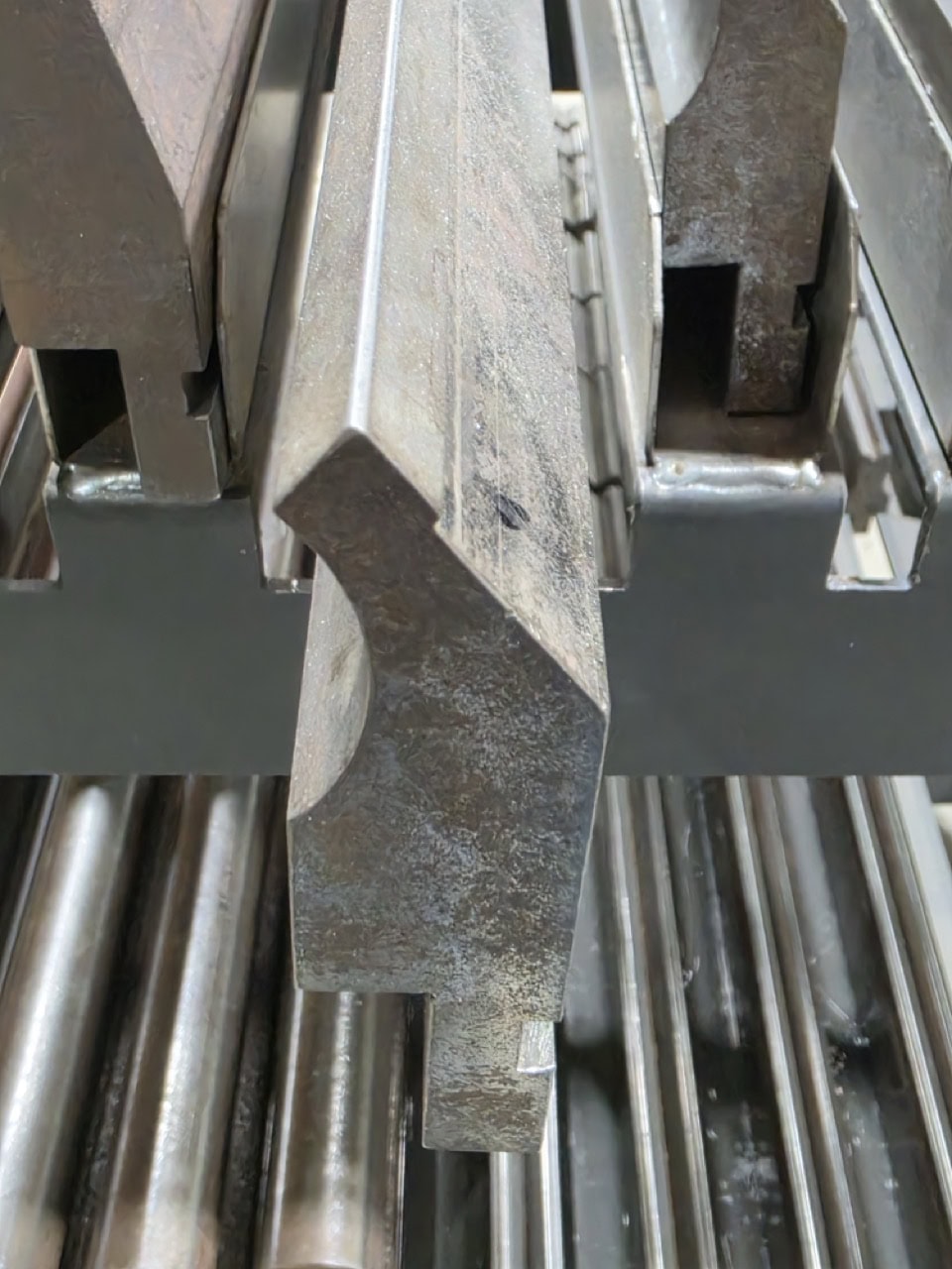 65 Ton x 8' Knuth AHK D 2660 Hydraulic Press Brake, 2010 - Backgauge, Tooling - Image 9