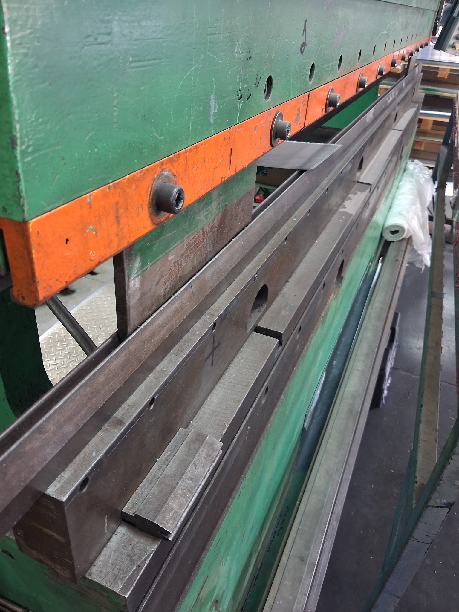 230 Ton x 12' Niagara HD-230-10-12 Press Brake, 1979 - Image 8