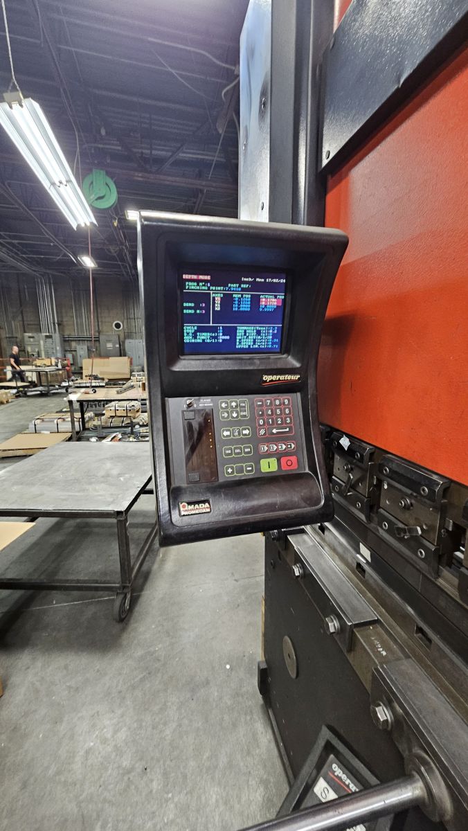 138 Ton x 13′ Amada HFB 125-40 CNC Press Brake, 1996 – 6 Axis Backgauge - Image 6