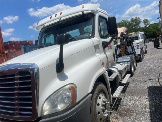 Freightliner Cascadia Day Cab Truck, 2012 - Image 6