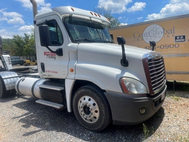 Freightliner Cascadia Day Cab Truck, 2012 - Image 7