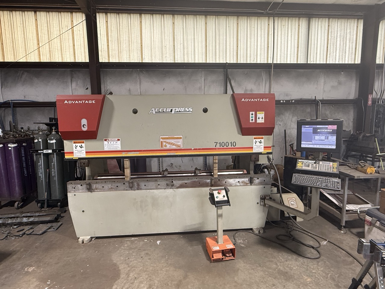 100 Ton x 10' Accurpress 710010 Press Brake, 2016 - Advantage Package