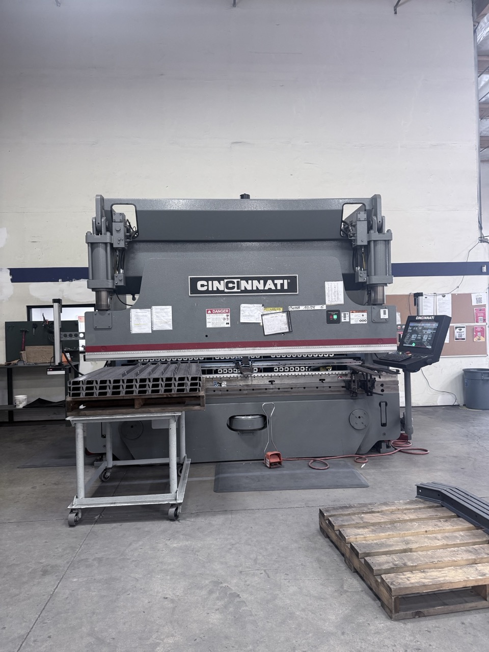 135 Ton x 12' Cincinnati 135PF+10 PROFORM+ CNC Press Brake, 2021 - Image 2