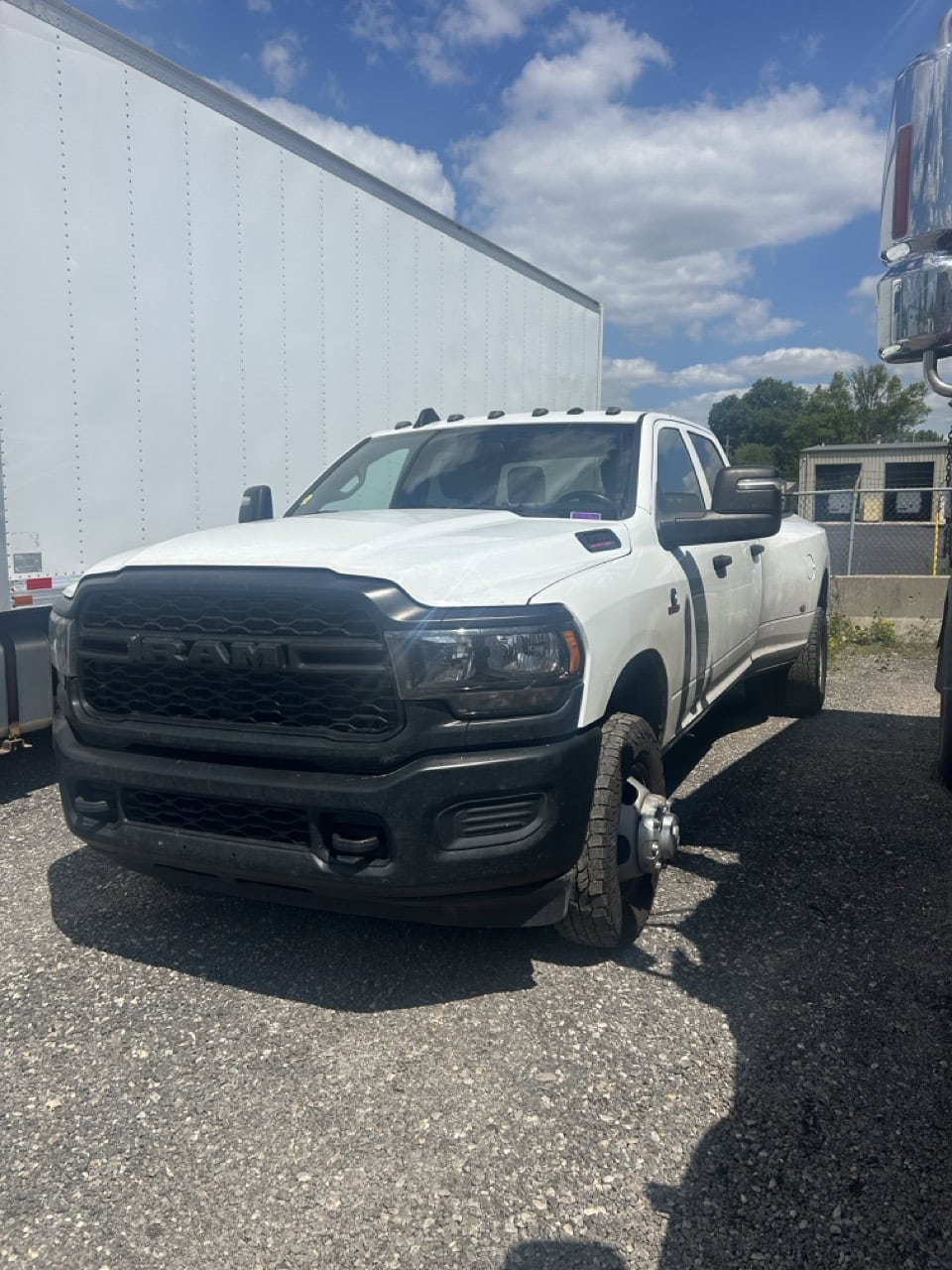 Ram 3500 - Dually, Cummins Diesel Engine, 2024 - Image 12