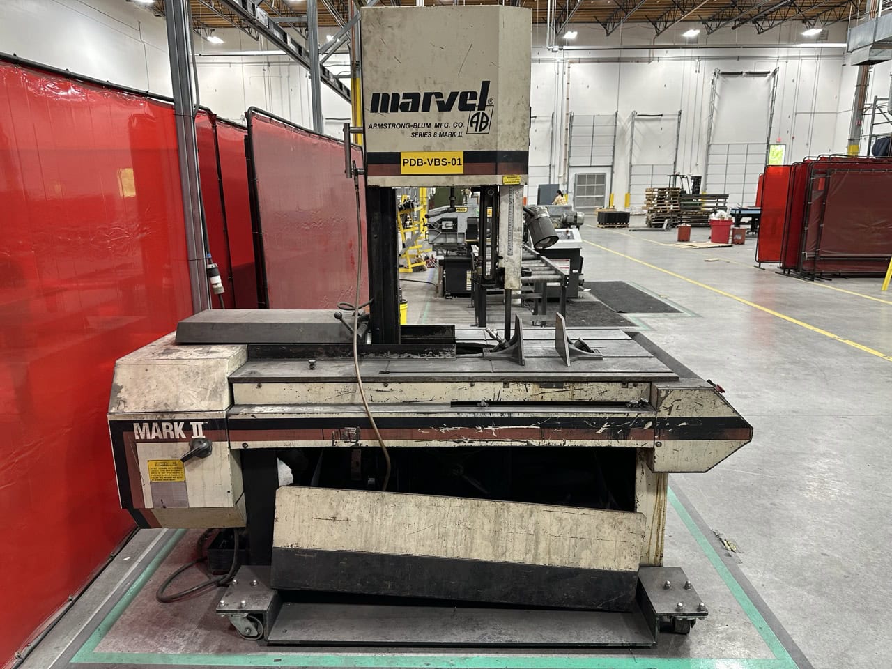 18" X 22" Marvel Series 8 Mark II Vertical Tilt-Frame Band Saw - Image 3