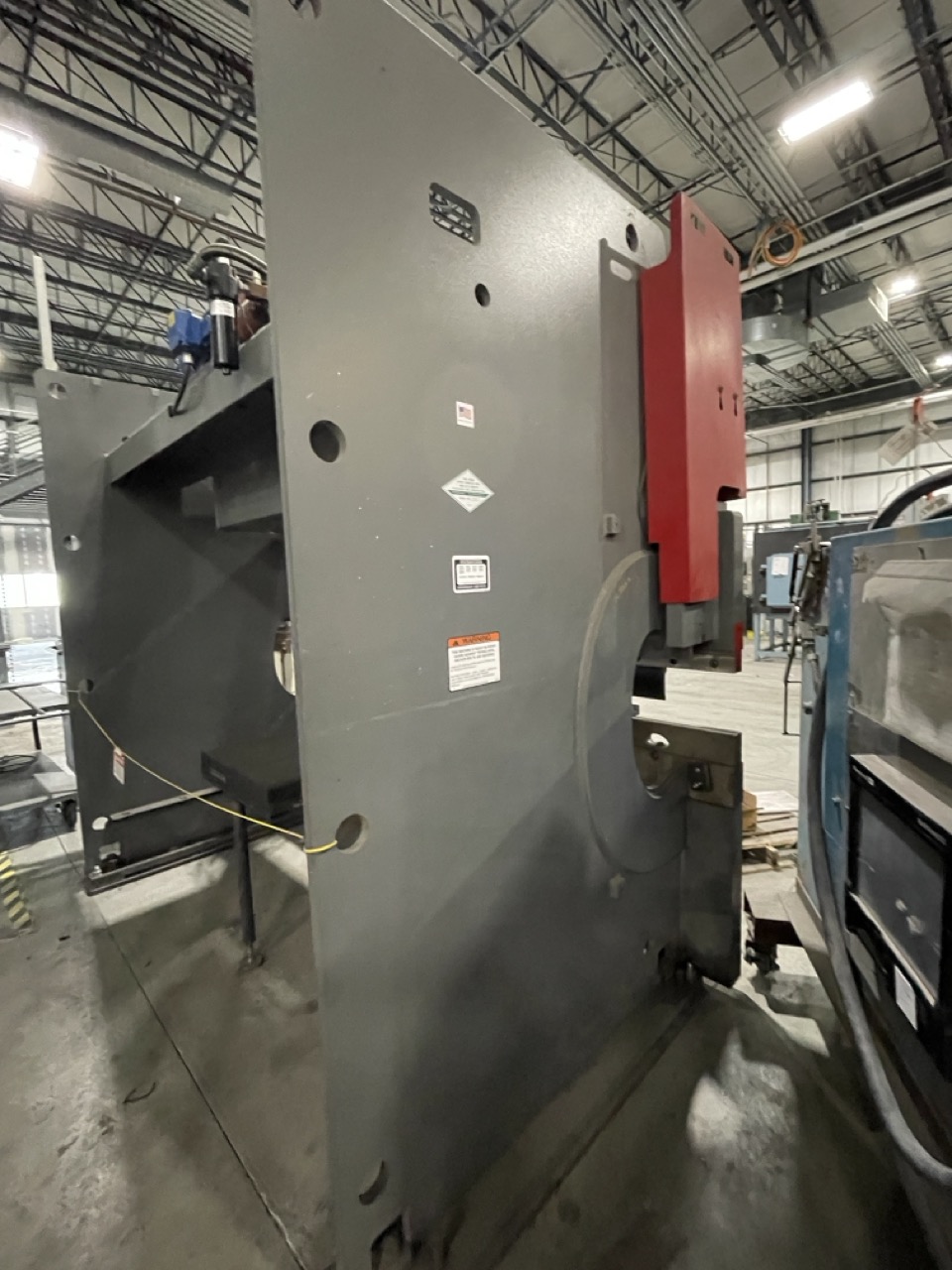 90 Ton x 10' CINCINNATI 90BX 10 CNC PRESS BRAKE, 2015 - X axis with Wilson tooling - Image 3