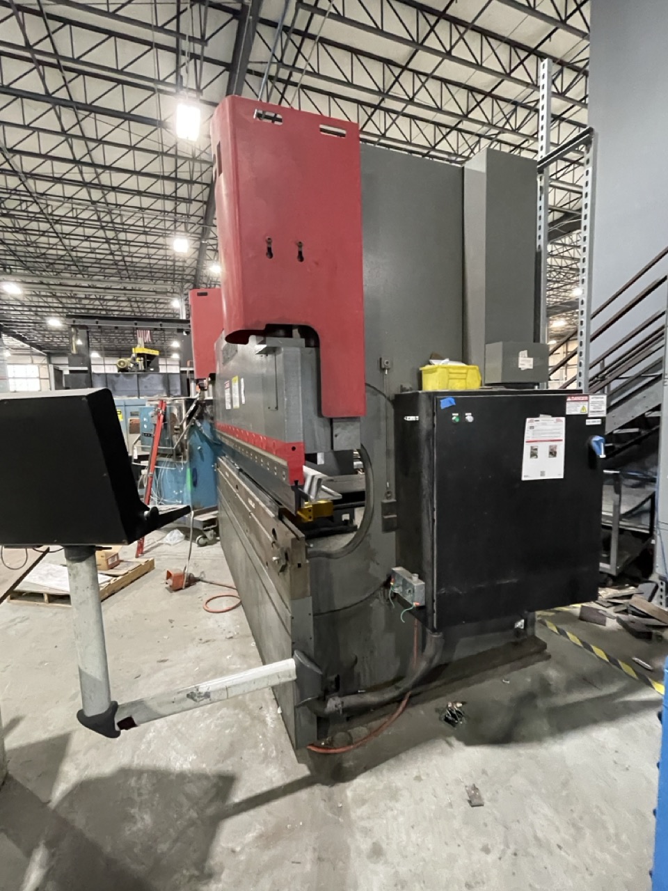 90 Ton x 10' CINCINNATI 90BX 10 CNC PRESS BRAKE, 2015 - X axis with Wilson tooling - Image 8