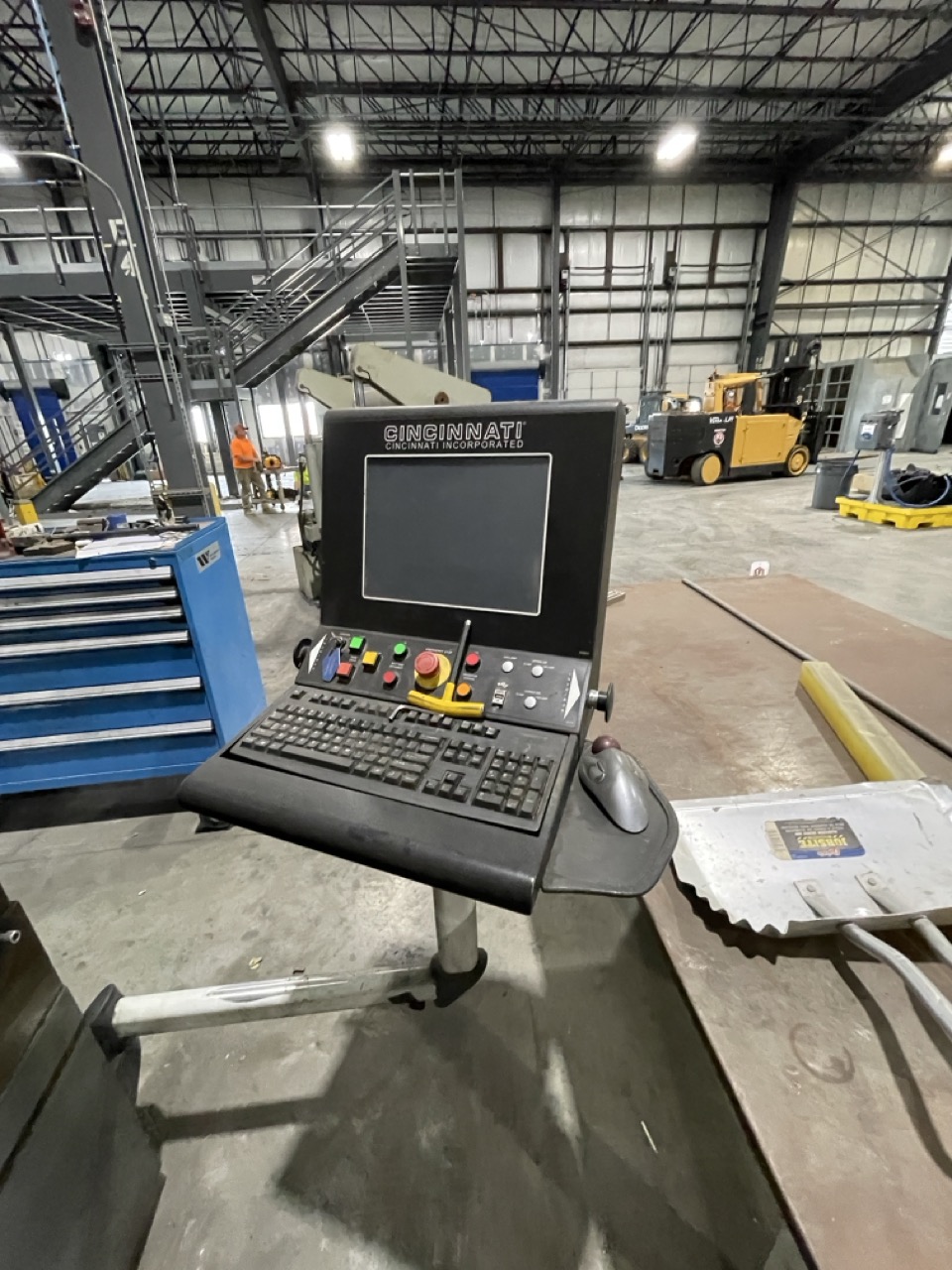 90 Ton x 10' CINCINNATI 90BX 10 CNC PRESS BRAKE, 2015 - X axis with Wilson tooling - Image 9