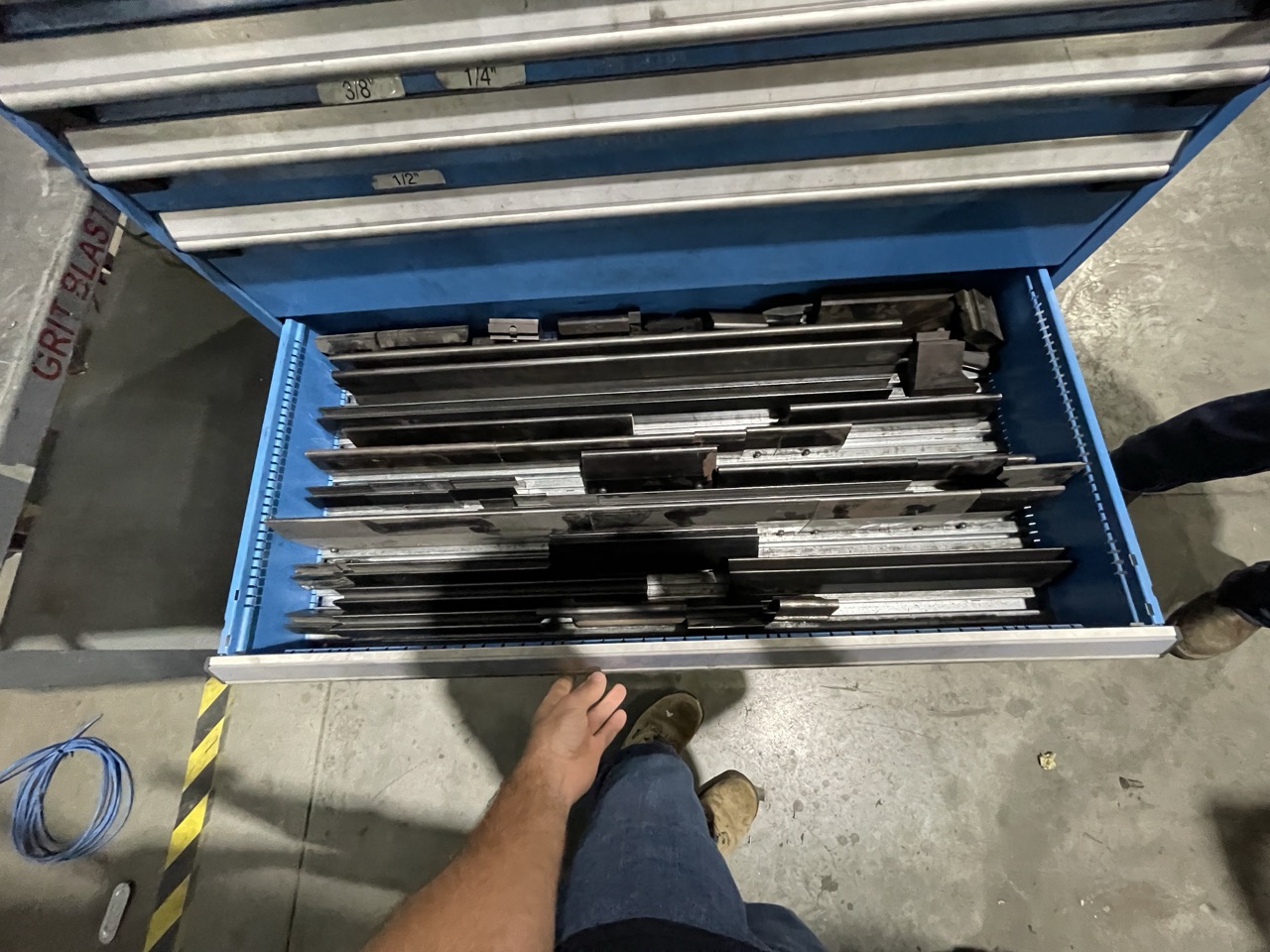 90 Ton x 10' CINCINNATI 90BX 10 CNC PRESS BRAKE, 2015 - X axis with Wilson tooling - Image 18