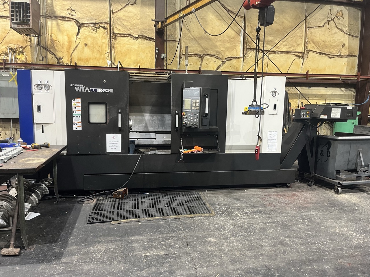 Hyundai Wia L300LMC CNC Lathe, 2018 - Live Tooling, Box Ways, Tailstock, C-Axis, Chip Conveyor