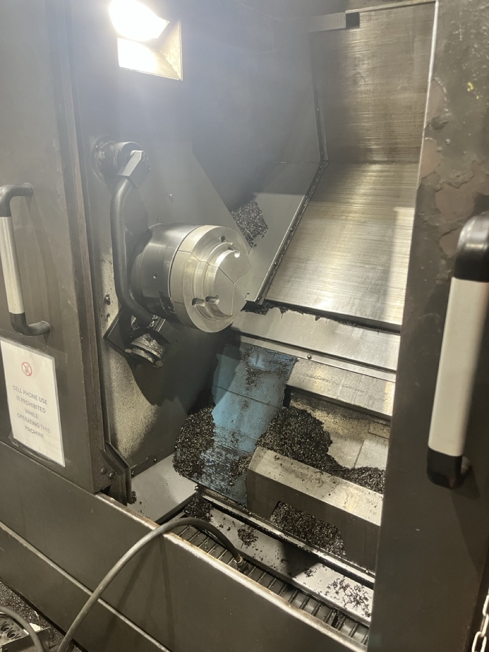 Hyundai Wia L300LMC CNC Lathe, 2018 - Live Tooling, Box Ways, Tailstock, C-Axis, Chip Conveyor - Image 3