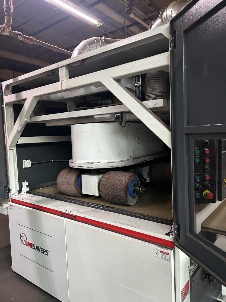 52" Timesavers 2211-05-9 Wide Belt Rotary Brush Deburring Machine, 2024 - Low Hours, Dust Collector, Extra Brushes - Image 4