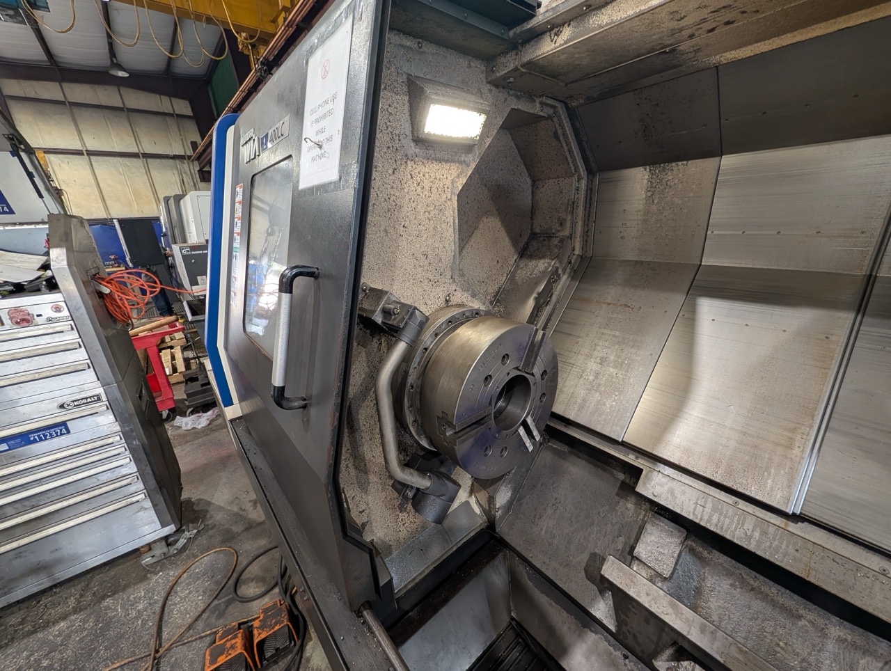 Hyundai Wia L400LC CNC Lathe, 2018 - Box Ways, Tailstock, Chip Conveyor - Image 5