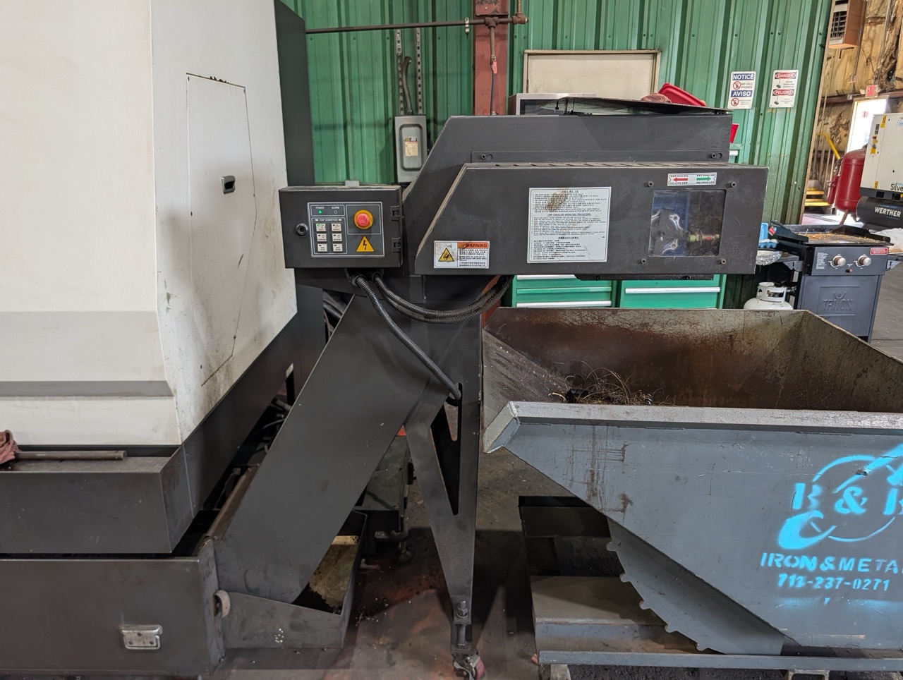 Hyundai Wia L400LC CNC Lathe, 2018 - Box Ways, Tailstock, Chip Conveyor - Image 10