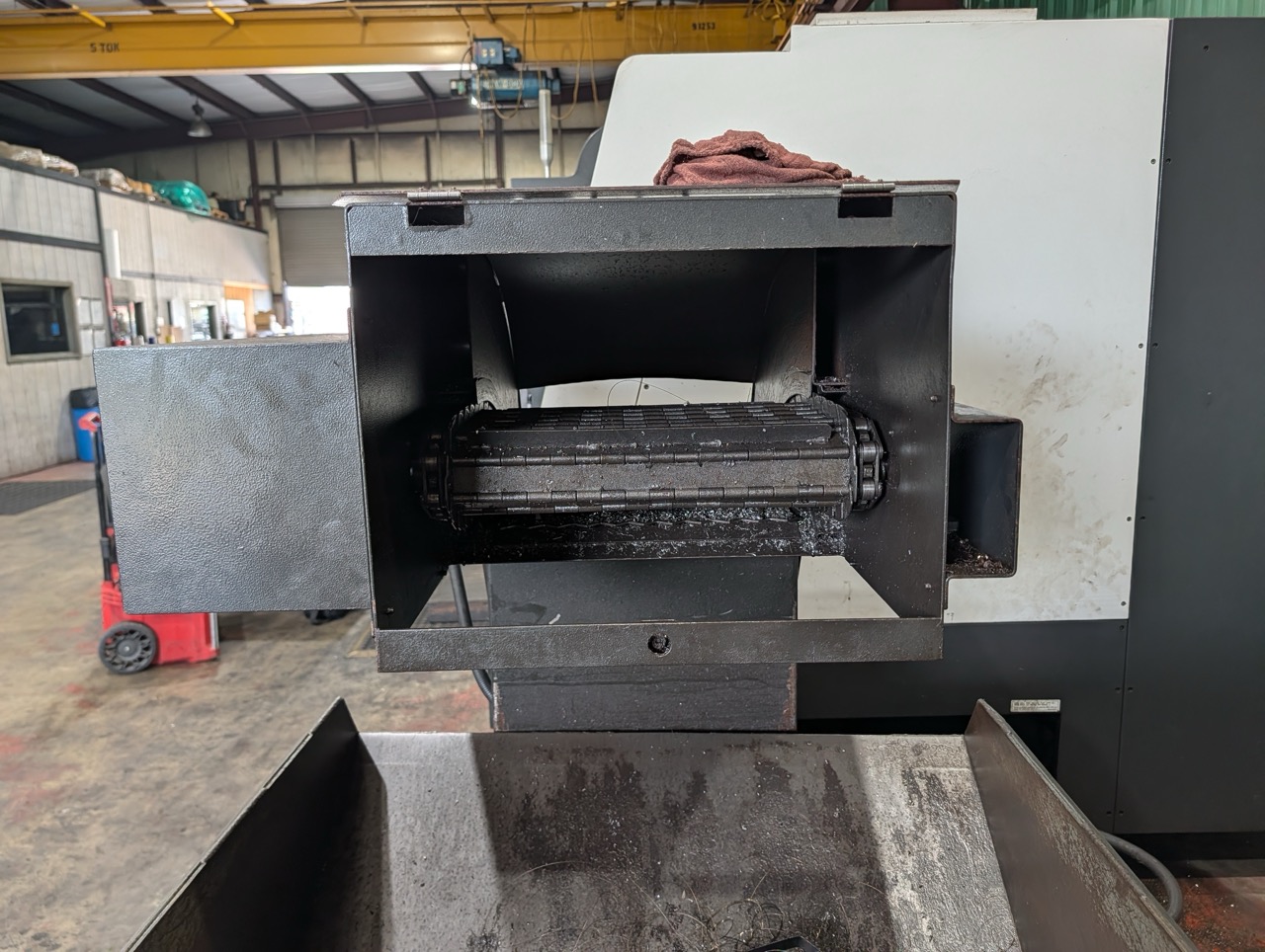 Hyundai Wia L400LC CNC Lathe, 2018 - Box Ways, Tailstock, Chip Conveyor - Image 13