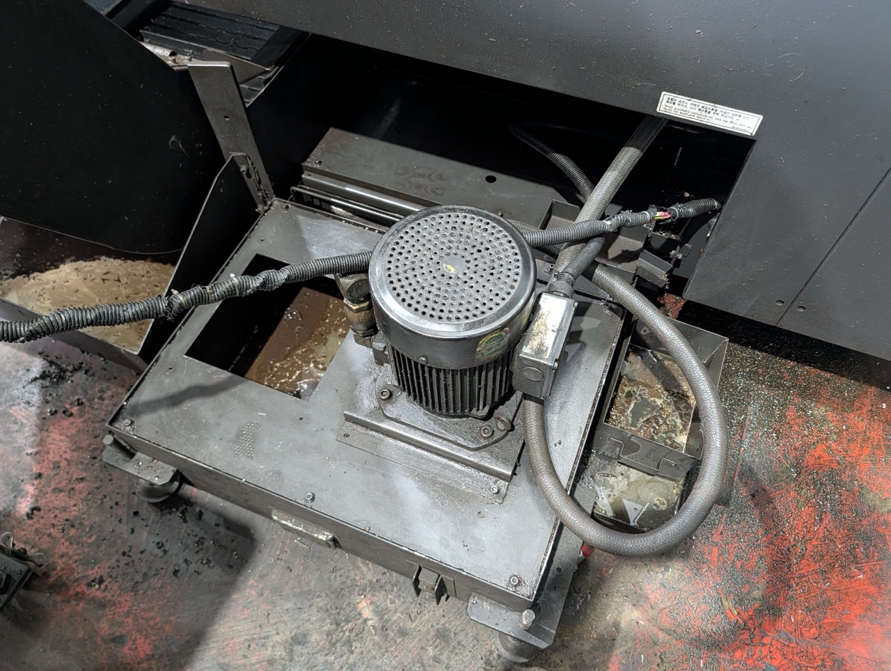 Hyundai Wia L400LC CNC Lathe, 2018 - Box Ways, Tailstock, Chip Conveyor - Image 15