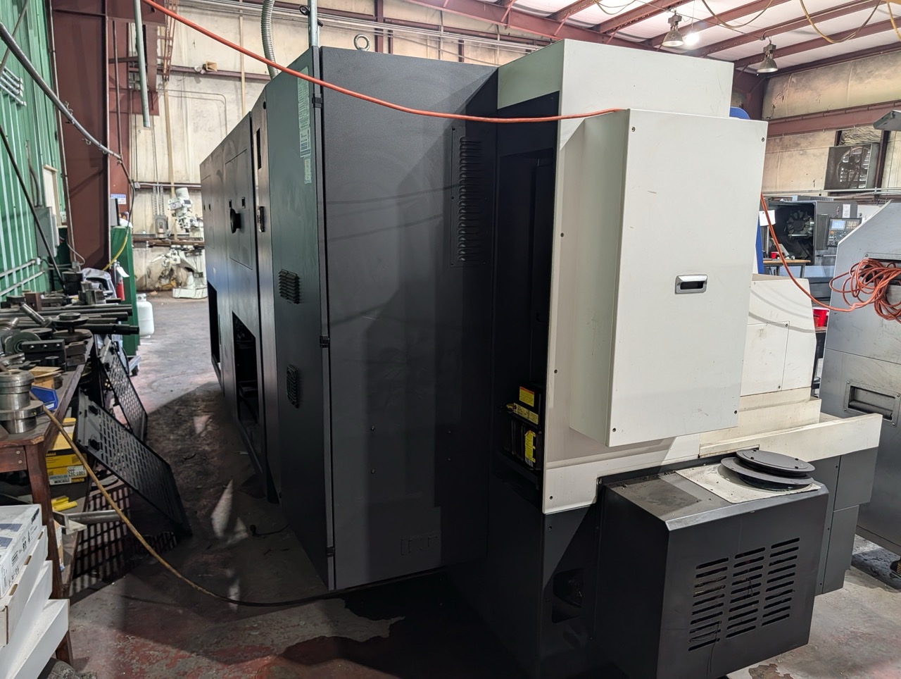 Hyundai Wia L400LC CNC Lathe, 2018 - Box Ways, Tailstock, Chip Conveyor - Image 21