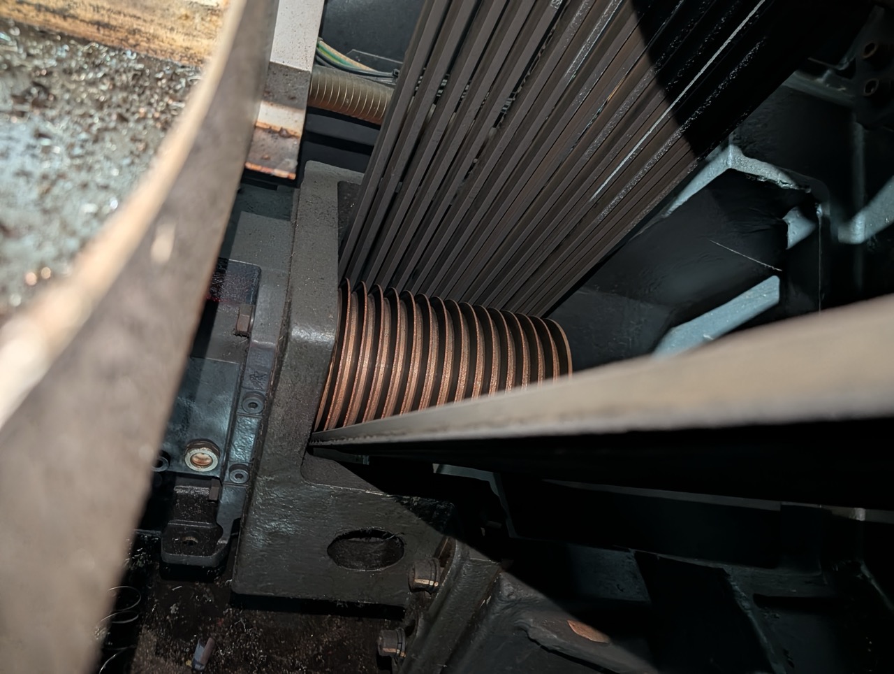 Hyundai Wia L400LC CNC Lathe, 2018 - Box Ways, Tailstock, Chip Conveyor - Image 27