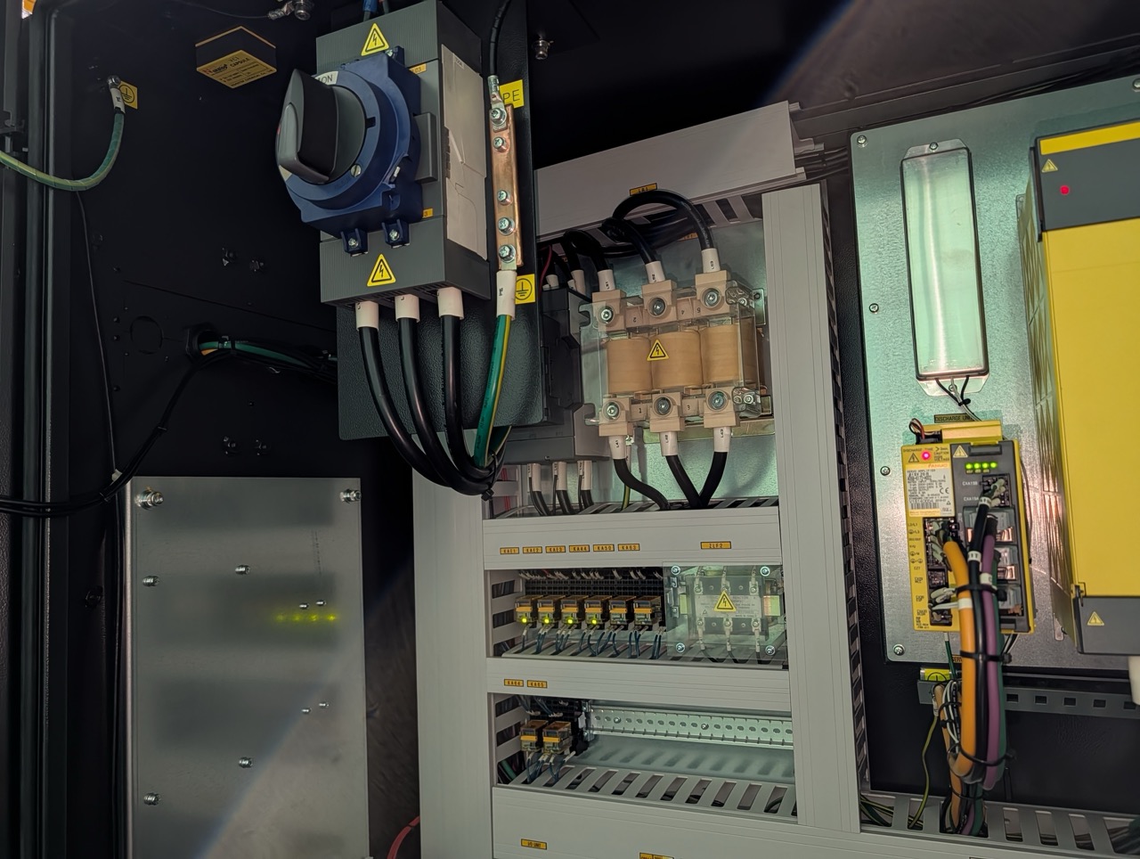 Hyundai Wia L400LC CNC Lathe, 2018 - Box Ways, Tailstock, Chip Conveyor - Image 31