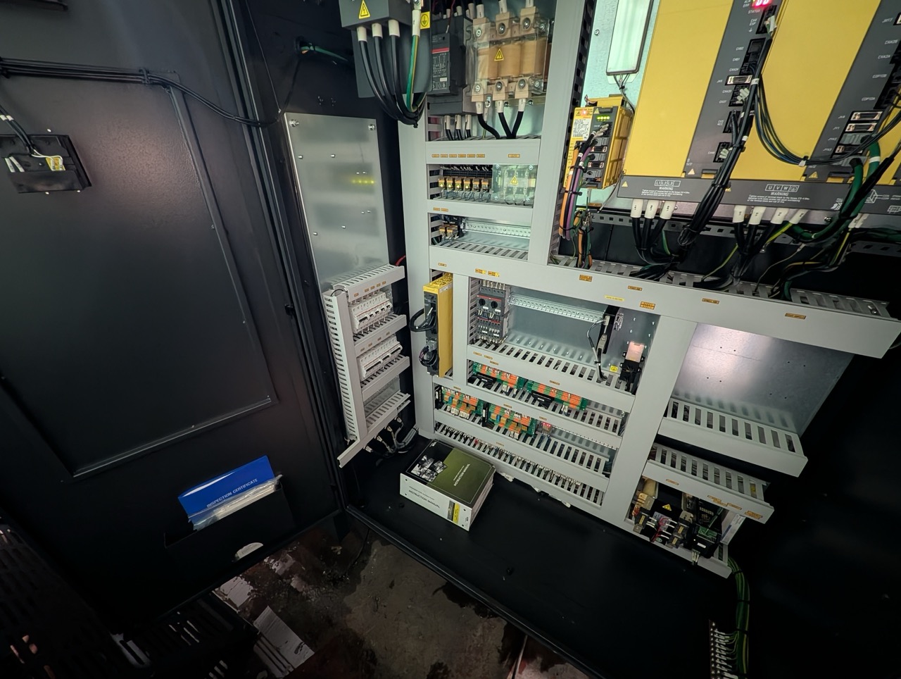 Hyundai Wia L400LC CNC Lathe, 2018 - Box Ways, Tailstock, Chip Conveyor - Image 35