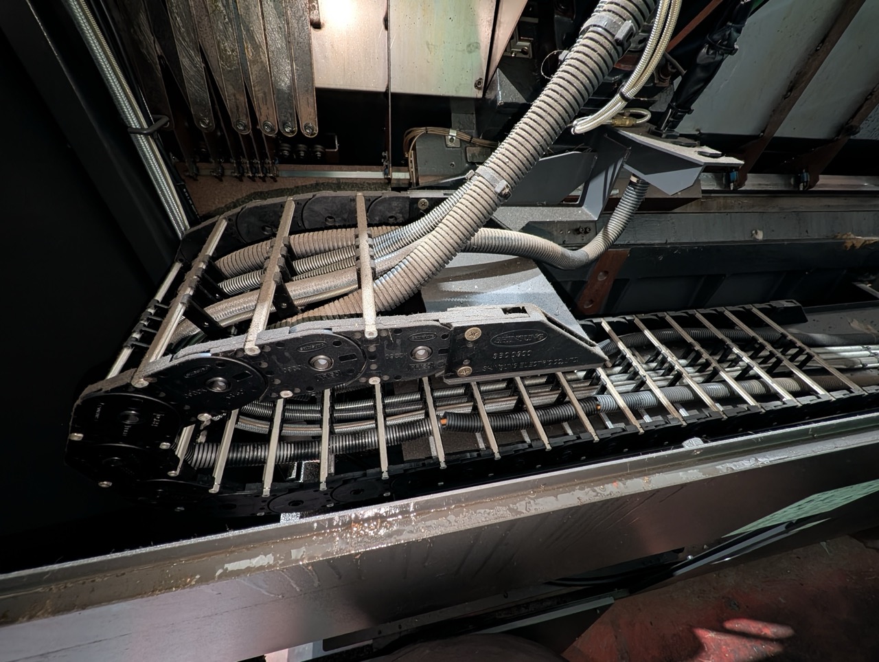 Hyundai Wia L400LC CNC Lathe, 2018 - Box Ways, Tailstock, Chip Conveyor - Image 40