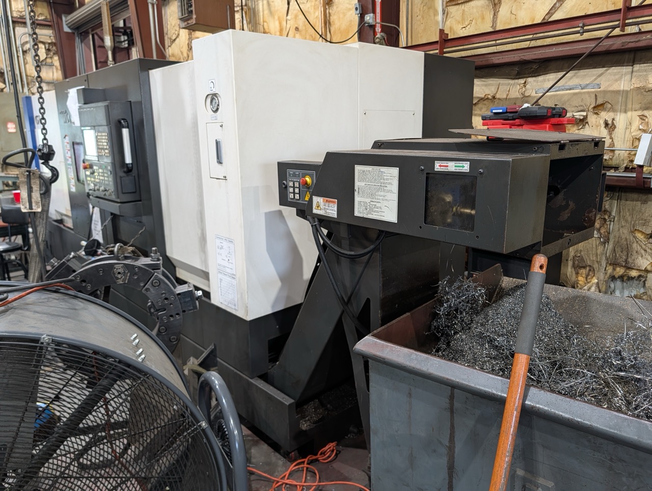 Hyundai Wia L300LMC CNC Lathe, 2018 - Live Tooling, Box Ways, Tailstock, C-Axis, Chip Conveyor - Image 16