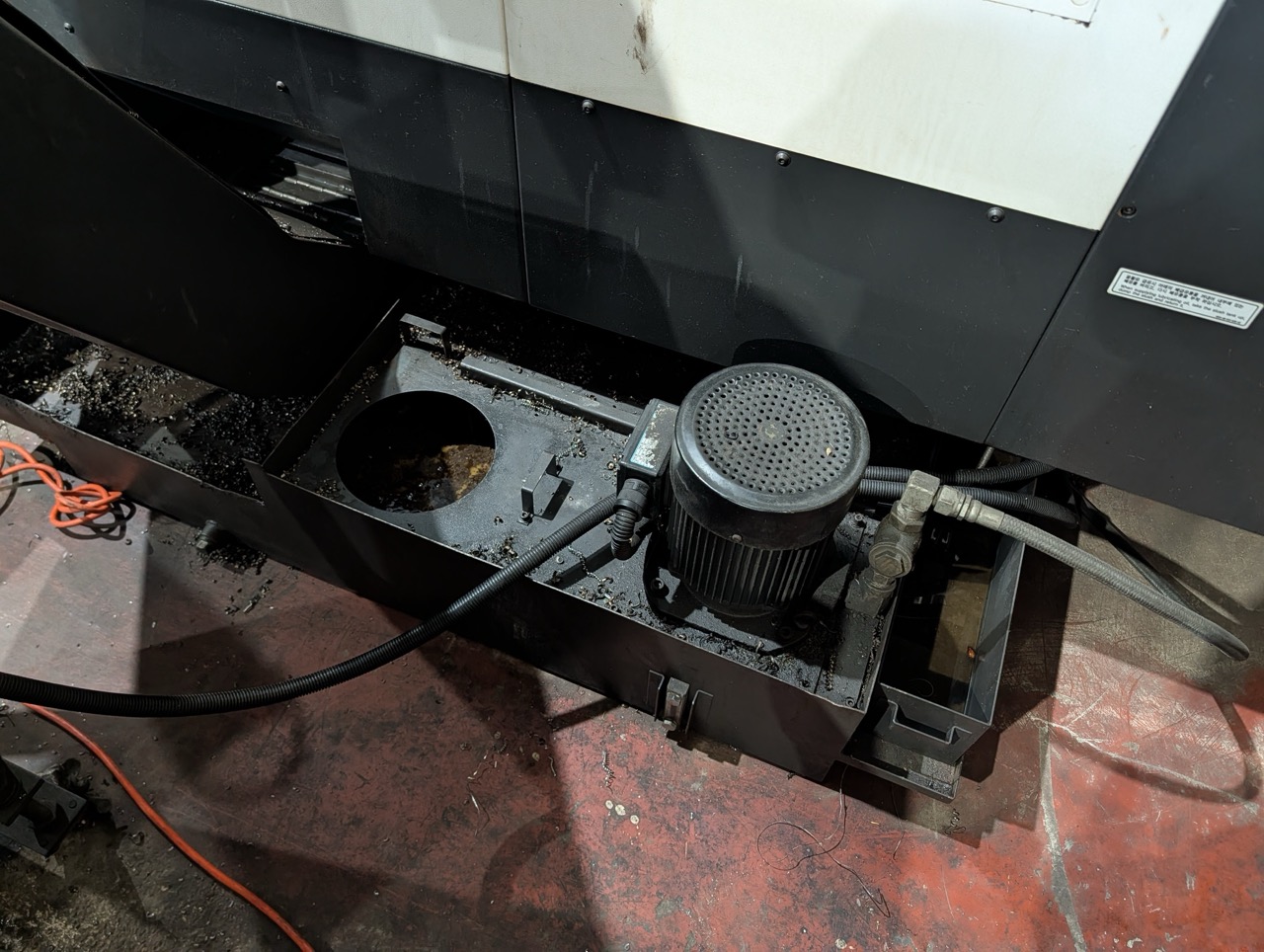 Hyundai Wia L300LMC CNC Lathe, 2018 - Live Tooling, Box Ways, Tailstock, C-Axis, Chip Conveyor - Image 18