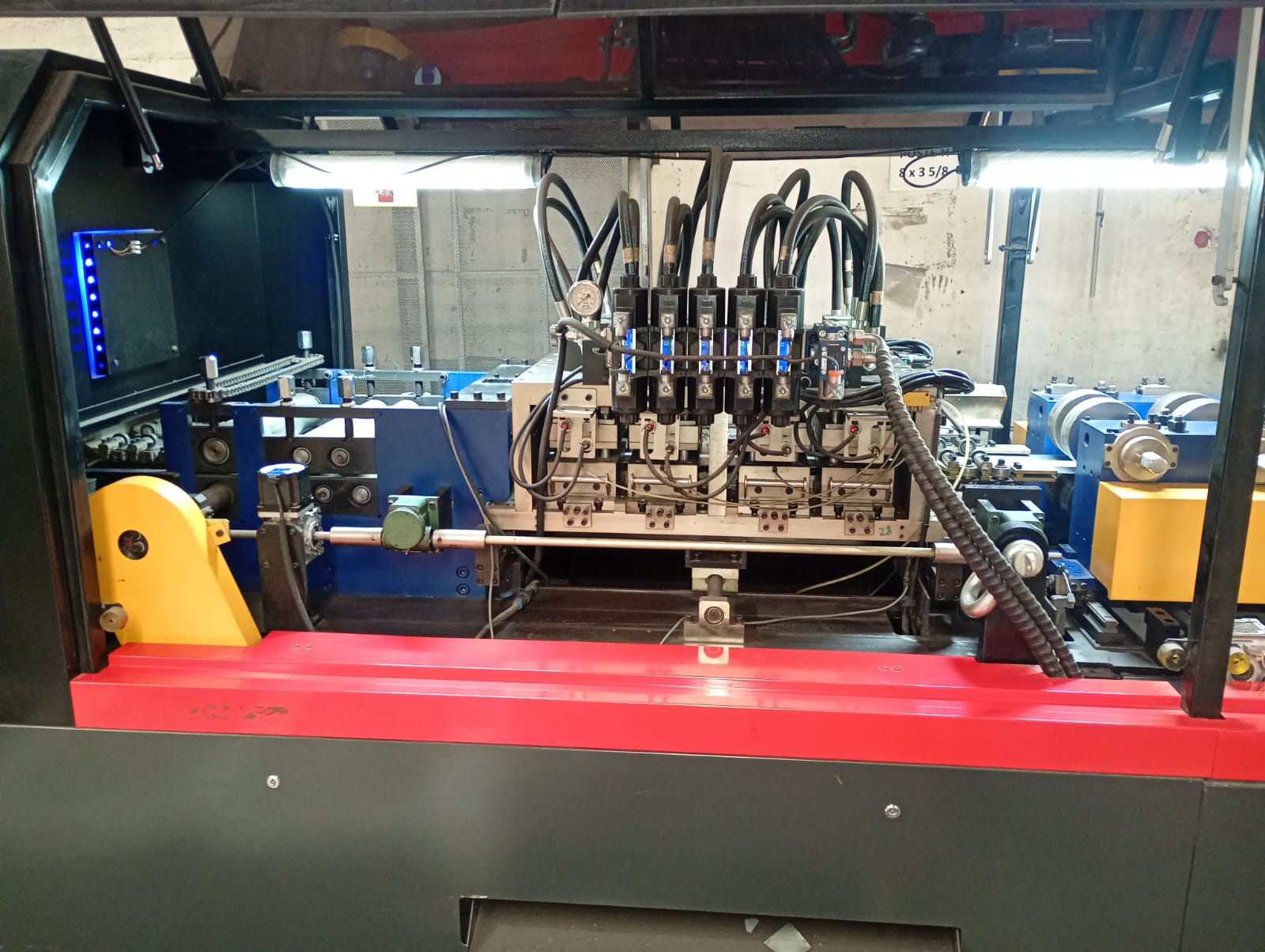 Xiamen MF1600T Roll Former, 2022 - Hydraulic Decoiler, CAD/CAM Integration, Multi‑Operation Tooling - Image 8