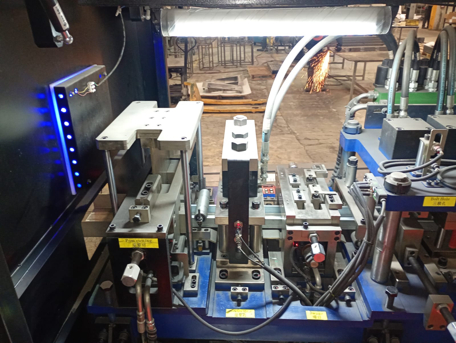 Xiamen MF1600T Roll Former, 2022 - Hydraulic Decoiler, CAD/CAM Integration, Multi‑Operation Tooling - Image 14
