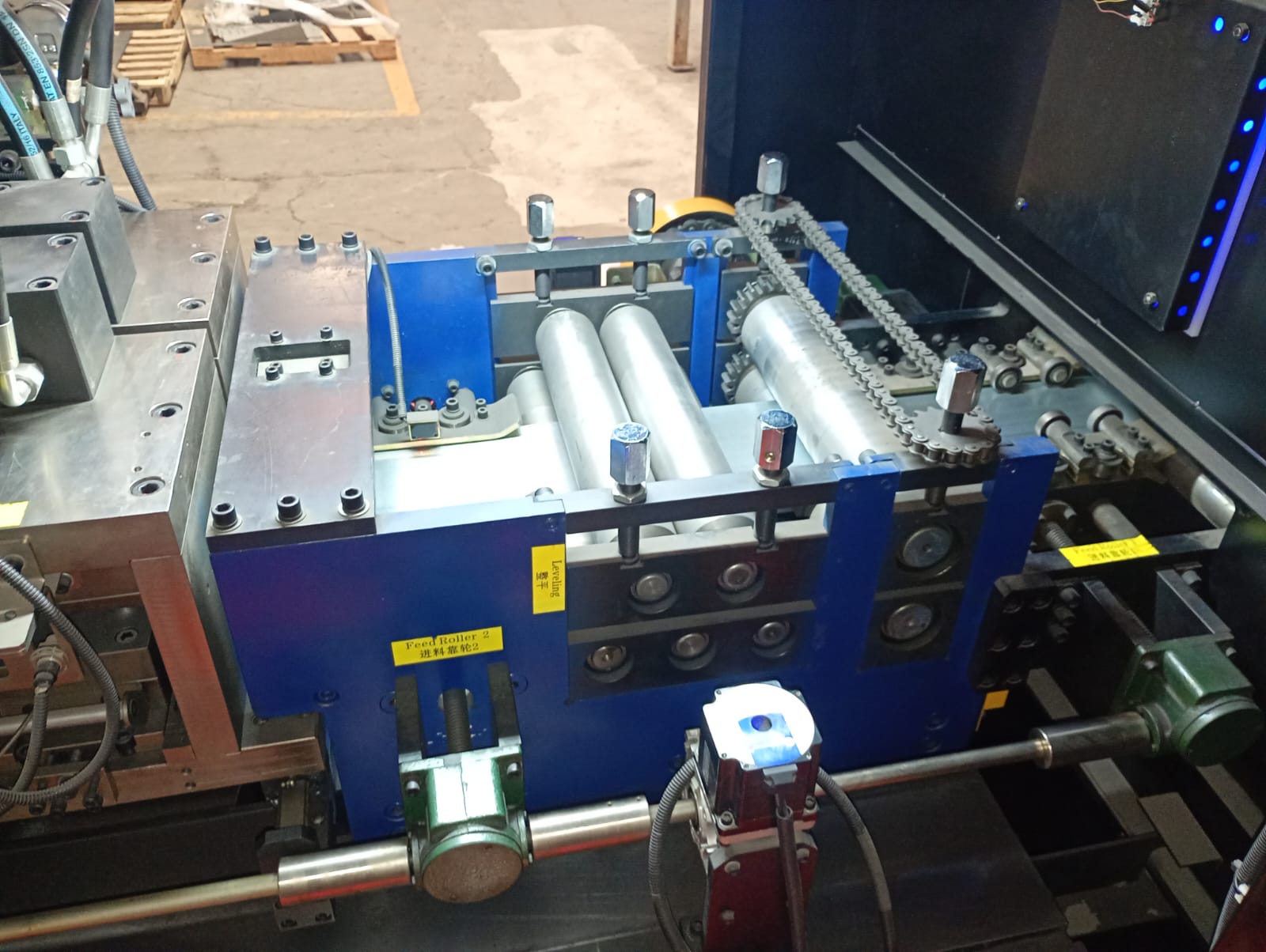 Xiamen MF1600T Roll Former, 2022 - Hydraulic Decoiler, CAD/CAM Integration, Multi‑Operation Tooling - Image 15