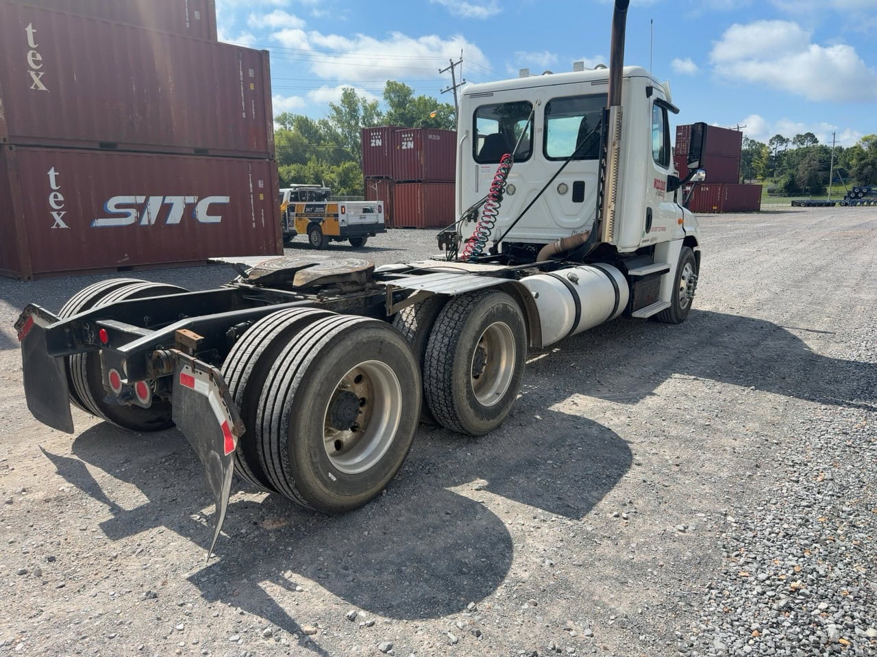 Freightliner Cascadia Day Cab Truck, 2012 - Image 18