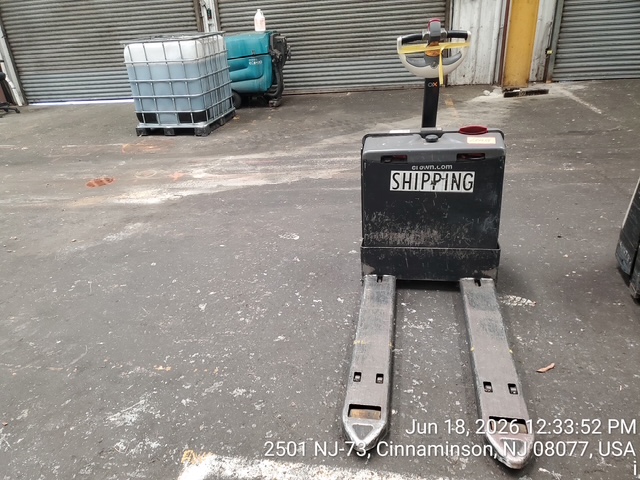 Crown WP3235-45 Electric Pallet Jack, 2022 – 4,500 lb Capacity, 24V Walkie Pallet Truck (1) - Image 2
