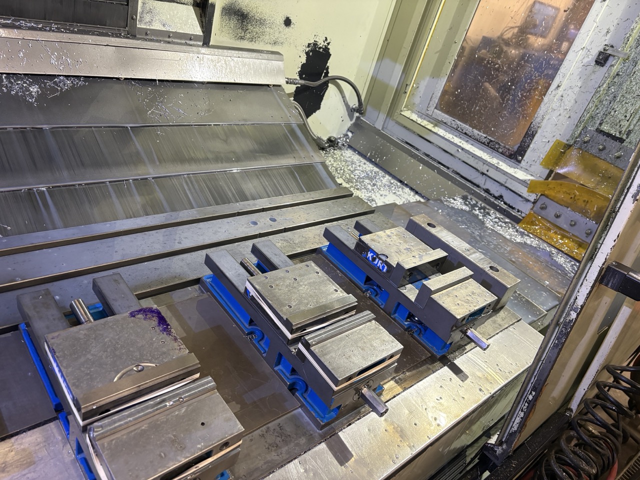 Hurco VMX-50 VMC, 2012 - WinMax Software, Chip Conveyor, Under Power - Image 7