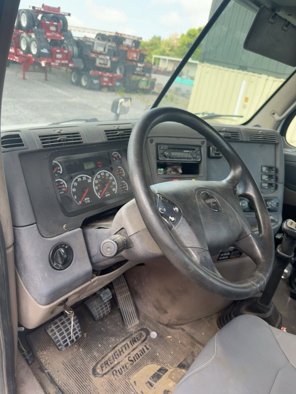 Freightliner Cascadia Day Cab Truck, 2012 - Image 20