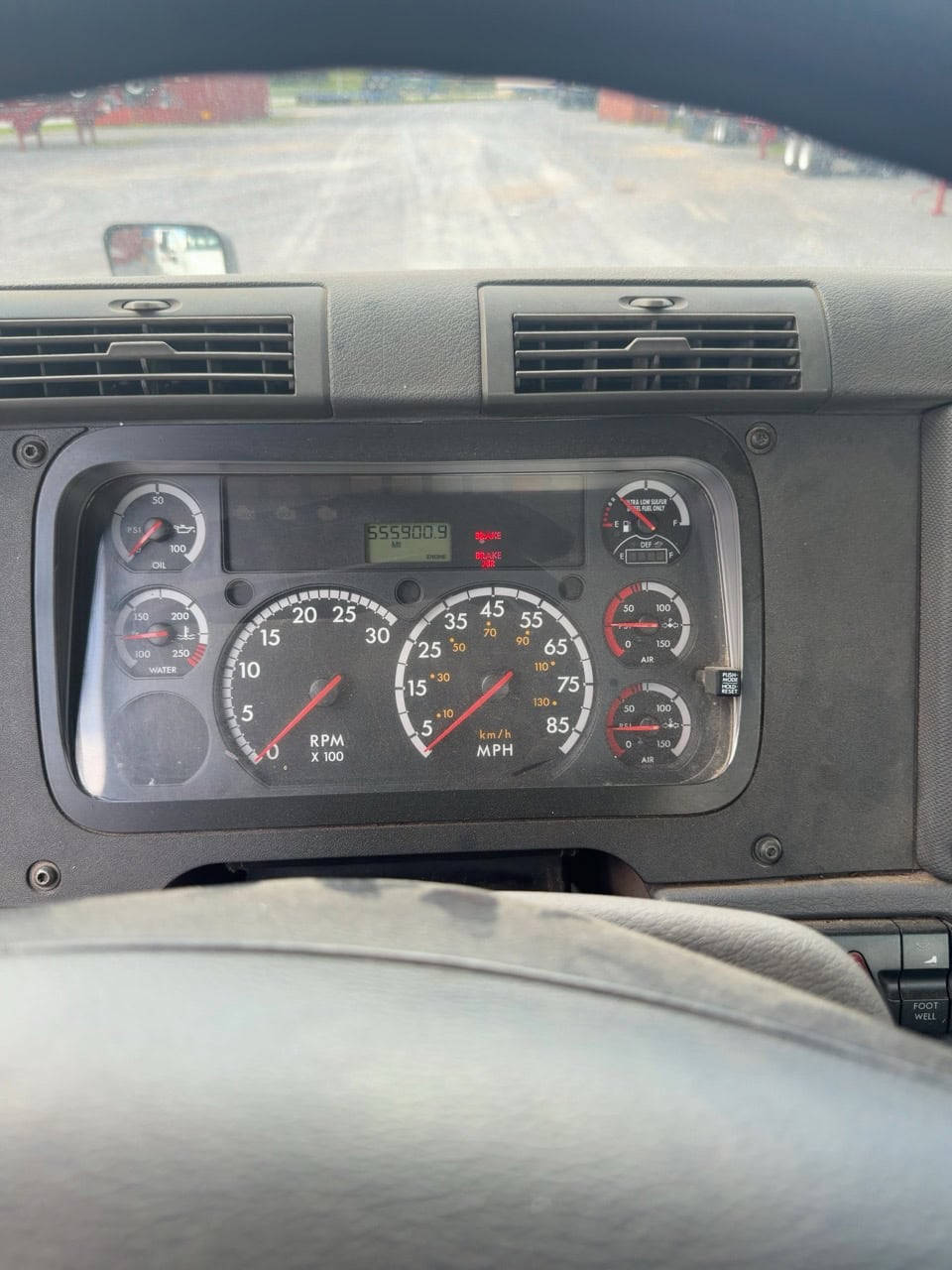 Freightliner Cascadia Day Cab Truck, 2012 - Image 21