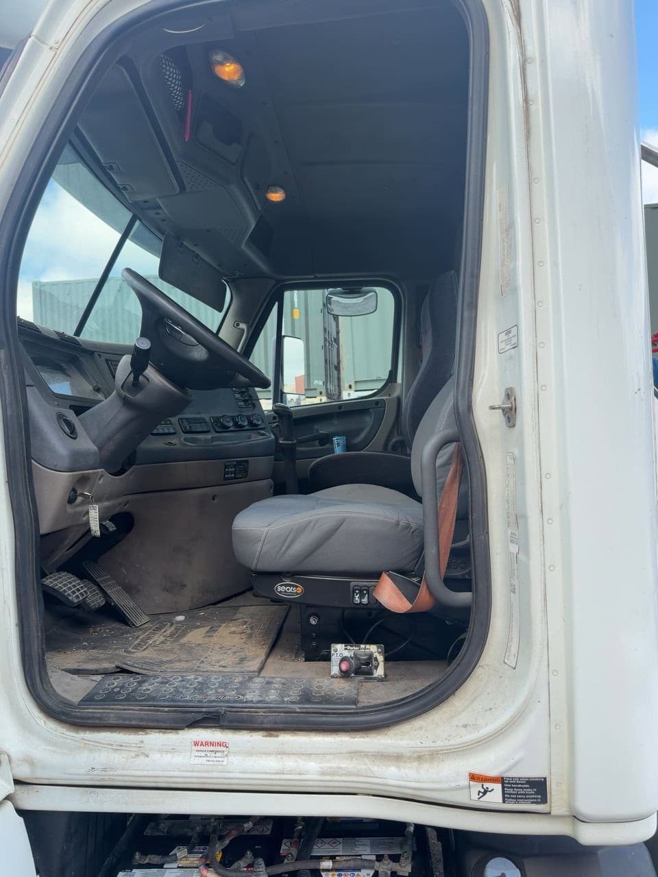 Freightliner Cascadia Day Cab Truck, 2012 - Image 24