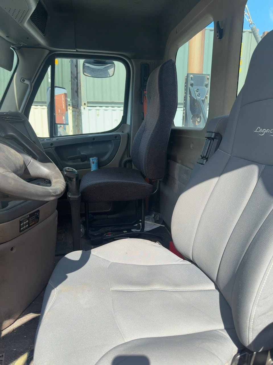 Freightliner Cascadia Day Cab Truck, 2012 - Image 25