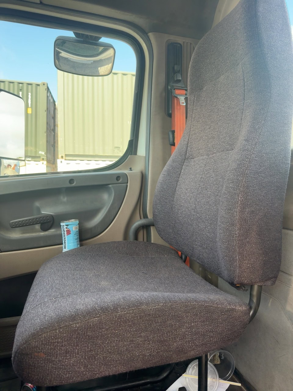 Freightliner Cascadia Day Cab Truck, 2012 - Image 29