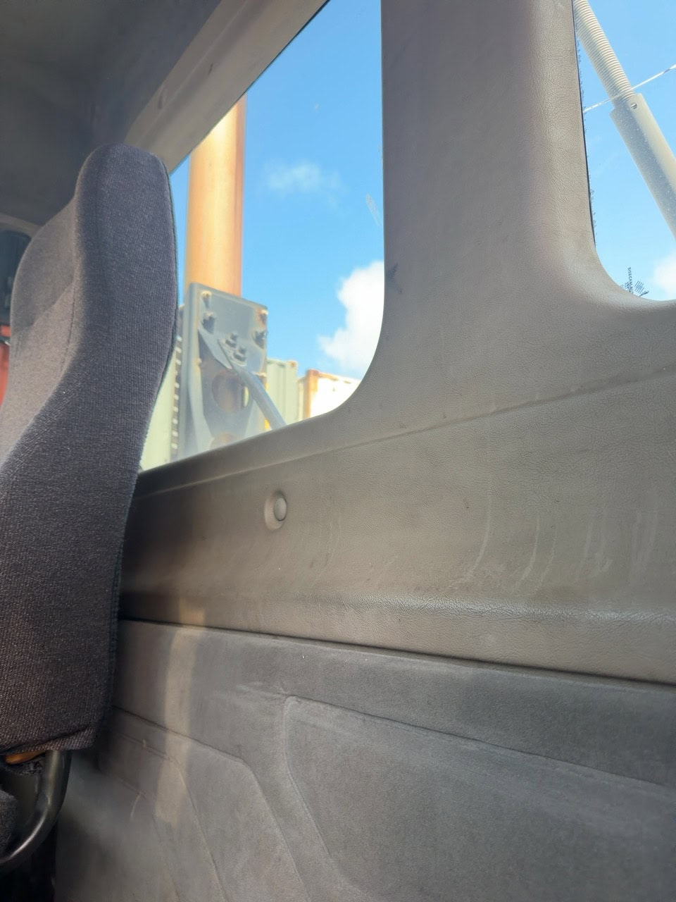 Freightliner Cascadia Day Cab Truck, 2012 - Image 32