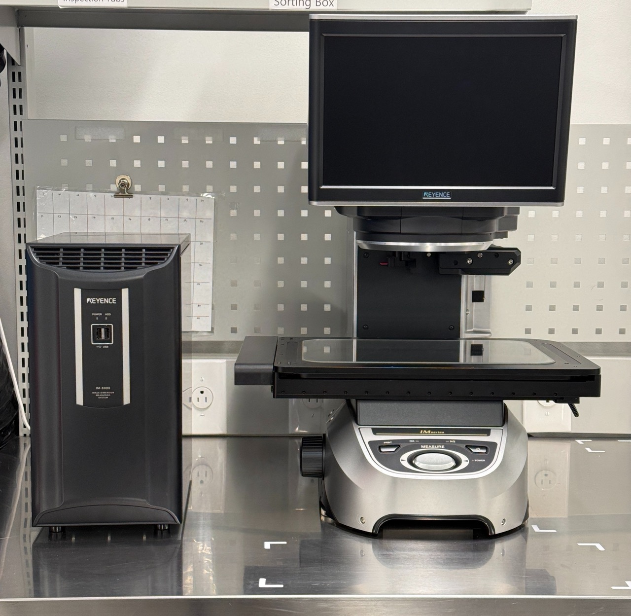 Keyence IM-8030 Image Dimension Measurement System, 2023